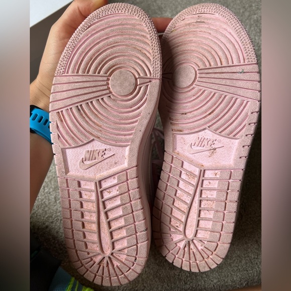 Women’s Air Jordan 1 mid digital pink - Picture 4 of 6